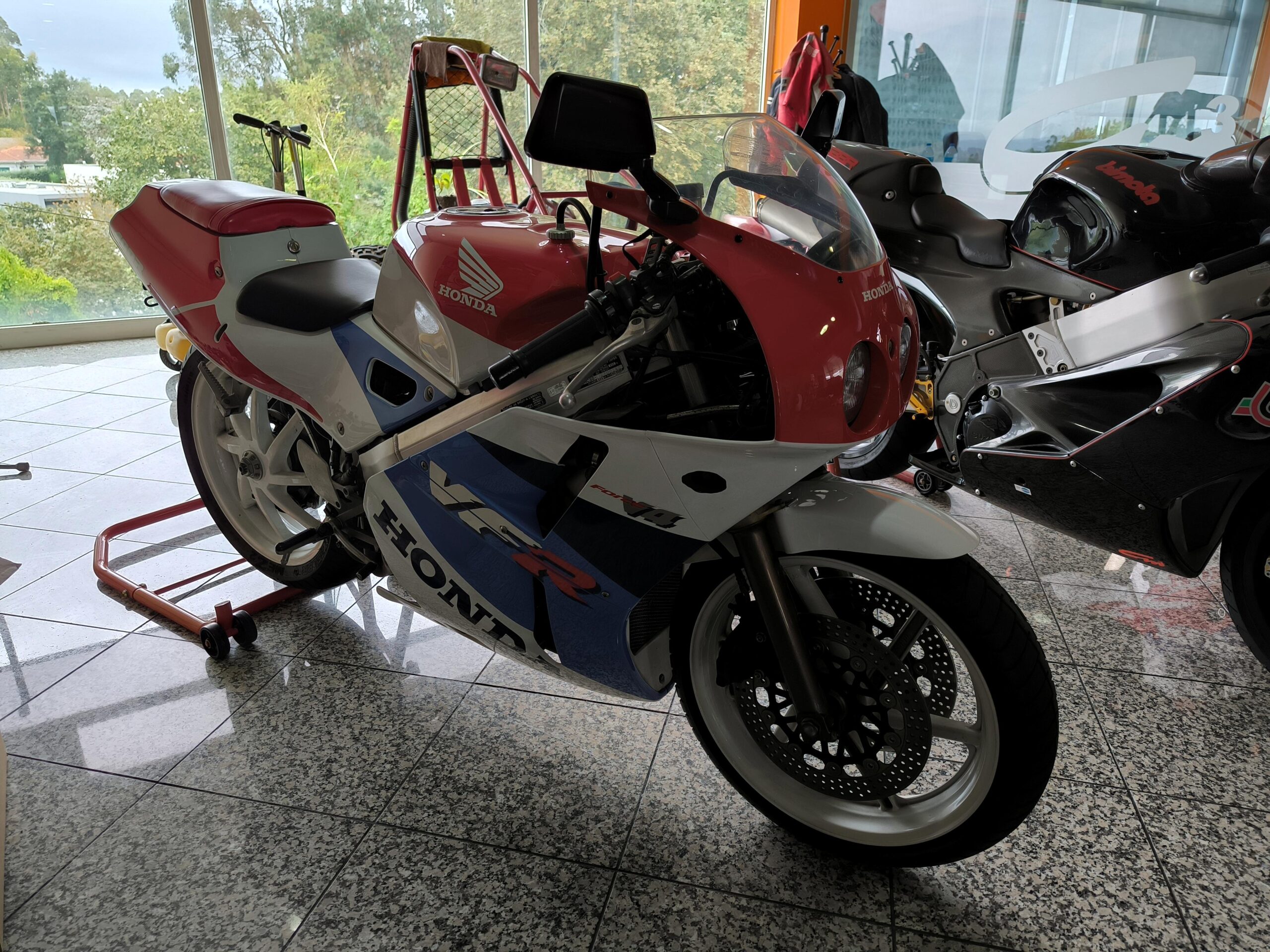 Honda VFR 400 R V4